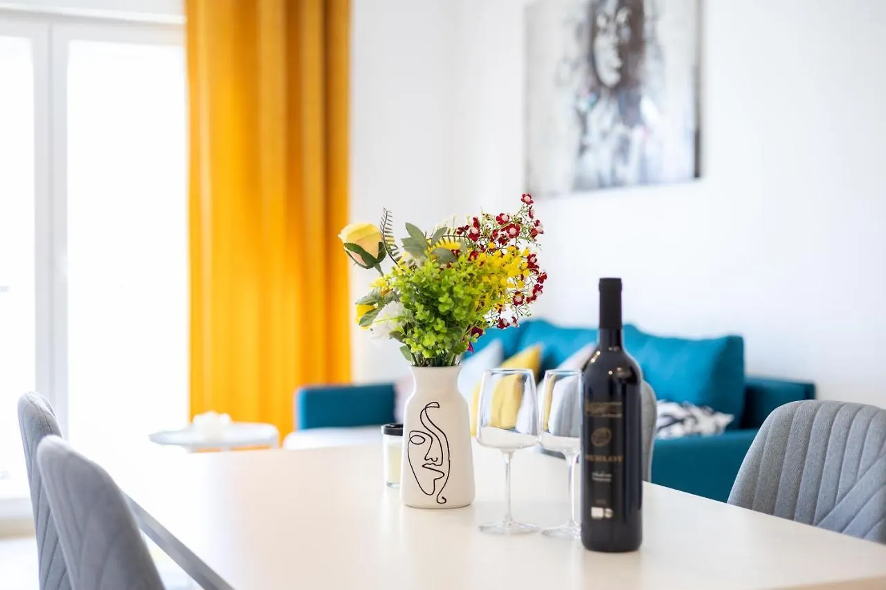 Cosy Apartment Terrano -Free Private Parking Split 0*,  Croatia